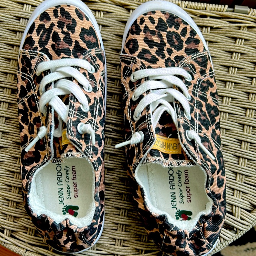 Jenn Ardor leopard slip on sneakers w/super foam. Size 7